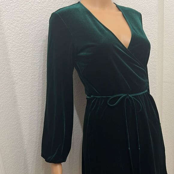 Zara Women Dress Sz XS Green Velvet V Neck Slimming Side Wrap Mini Long Sleeve - Picture 3 of 10